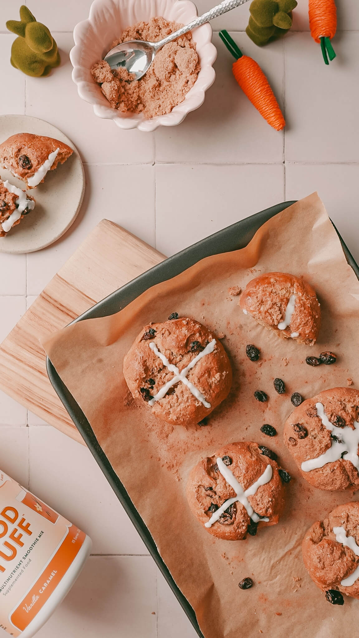 Vanilla Caramel Hot Cross Buns - Nuzest NZ