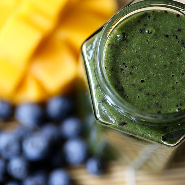 NuZest Mango Blueberry Good Green Smoothie