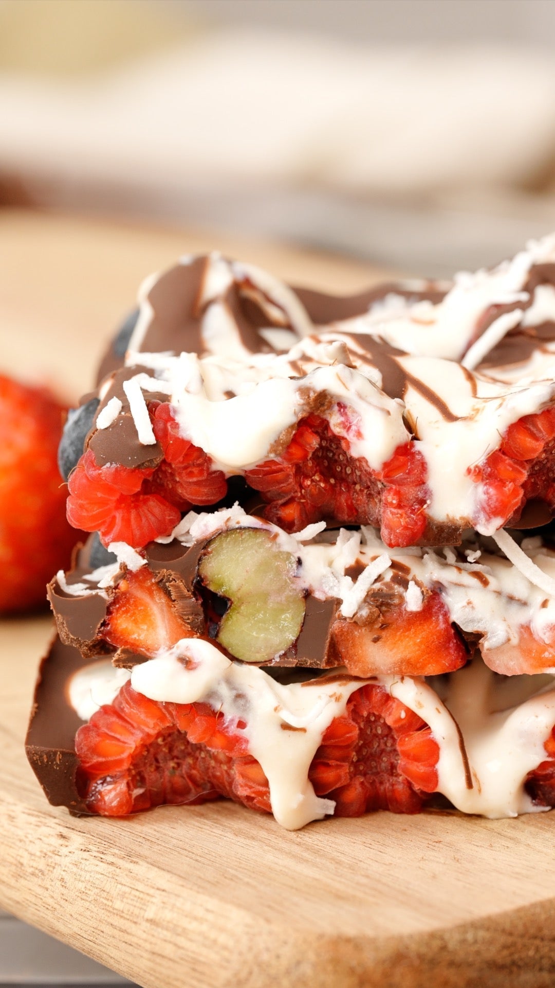 Berry Yoghurt Chocolate Bar - Nuzest NZ